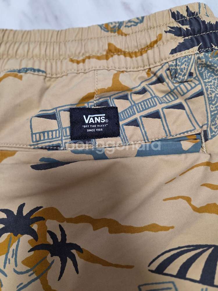 반스 레인지 릴렉시드 엘라스틱 쇼츠--5