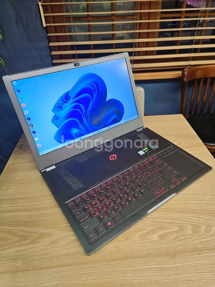 삼성 고성능 게이밍 노트북(램16GB,SSD 1TB)--1