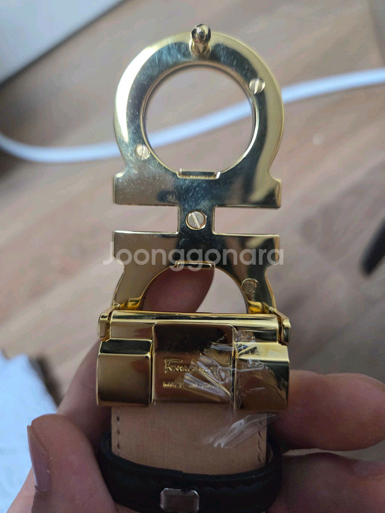 페라가모 간치니 남성 벨트--1