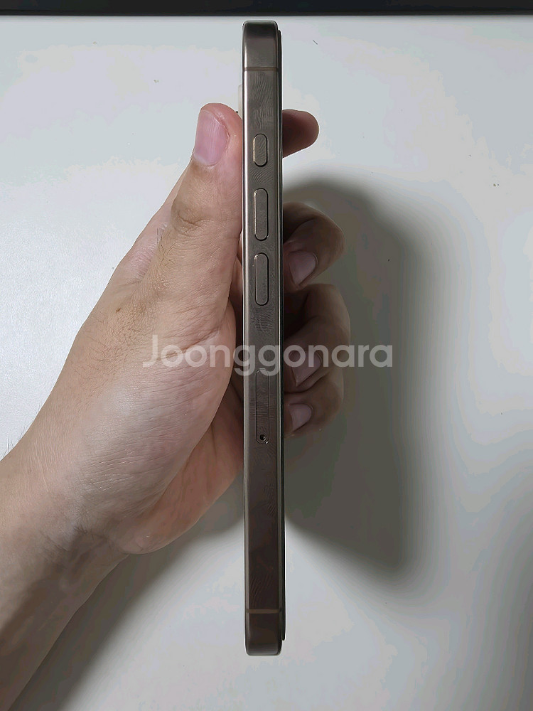 아이폰 16 프로 256g 데저트 티타늄--3