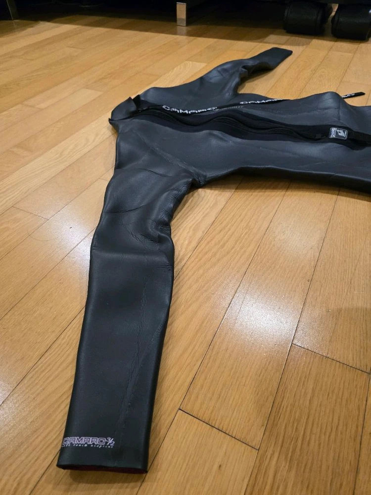 가마로 웻슈트 이미지