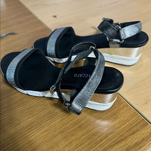 ACCATTO 웨지힐 샌들 블랙 실버