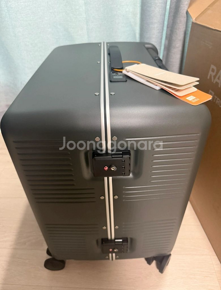 로우로우 트렁크 20인치 84L 캐리어--1