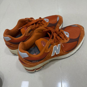 뉴발란스 2002r