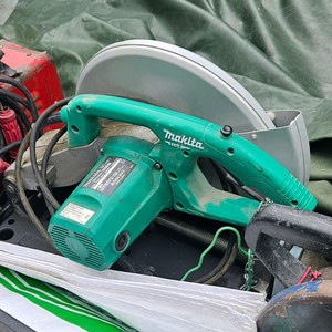 마끼다 고속절단기(m2401)