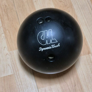 CM다이나믹터치 13파운드 볼링공입니다