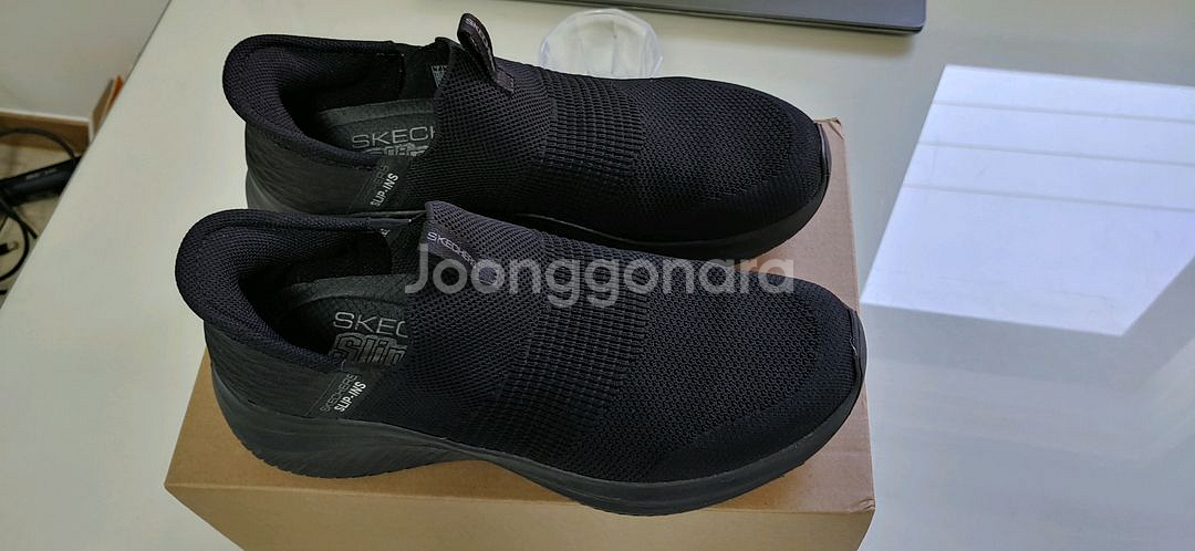 스케쳐스 울트라플렉스 슬립인스 3.0 250--0