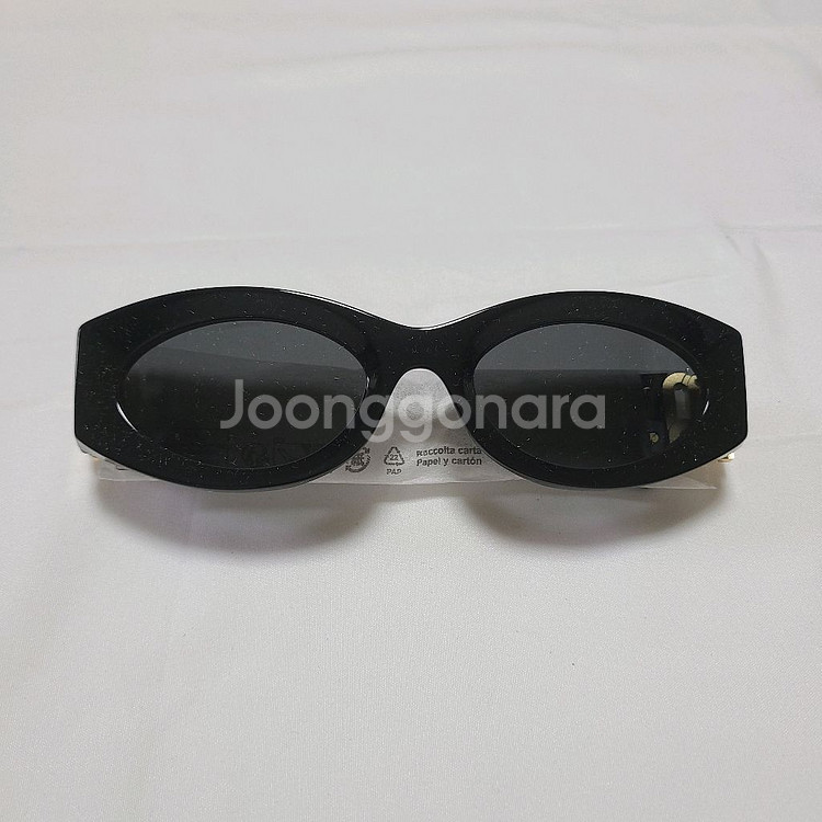 미우미우 글림스 오벌 선글라스 블랙--4