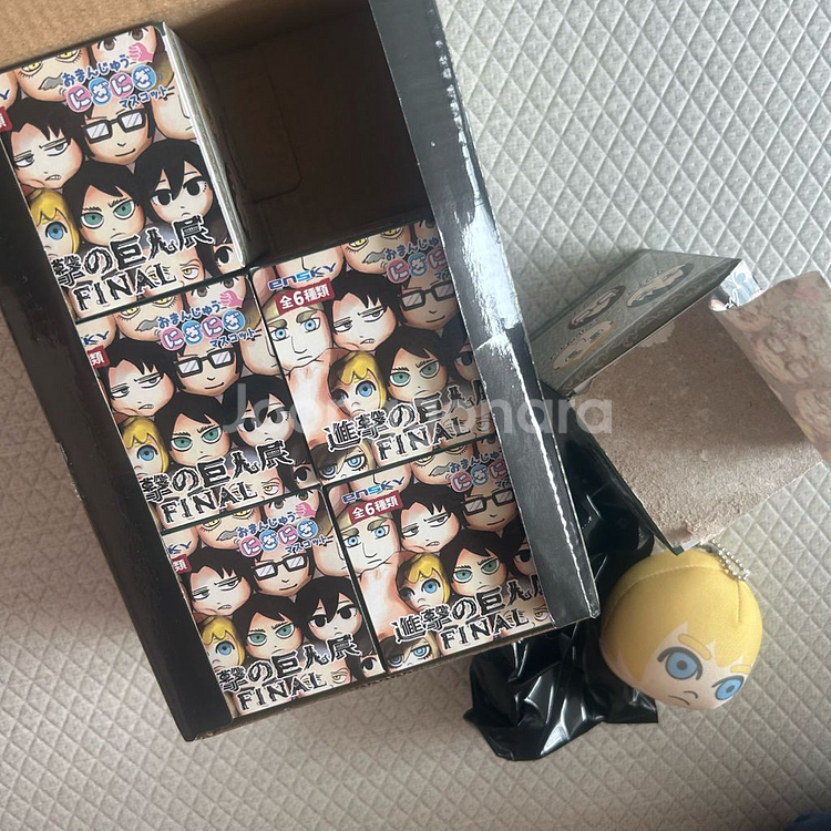 진격의거인 저주 만쥬 인형 누이 리바이 한지 엘빈 등--1