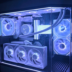 i7;14700k z790 rtx5080 hyte어항