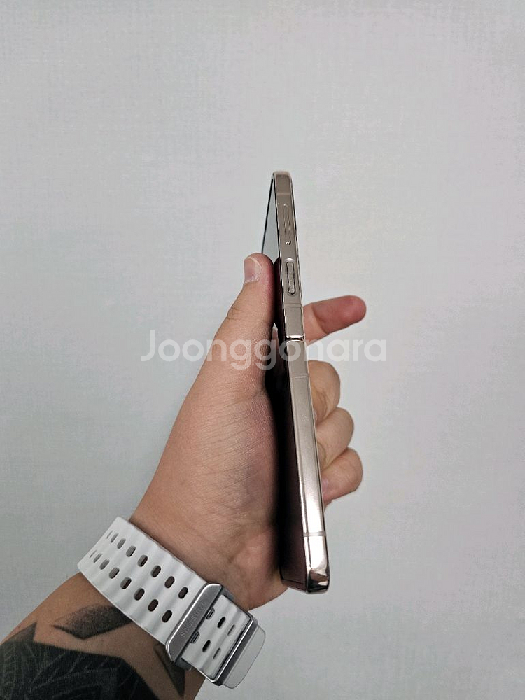 갤럭시z플립4 512G(화면멍)(기능이상무)--4