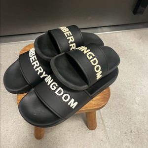 (정품)버버리 킹덤 슬리퍼 40/32 일괄