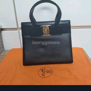 정품 페라가모 바라 토트백 (한국중고명품 보증서