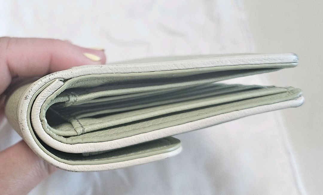 상태최상)쿠론 마카레 중지갑 카키색 이미지