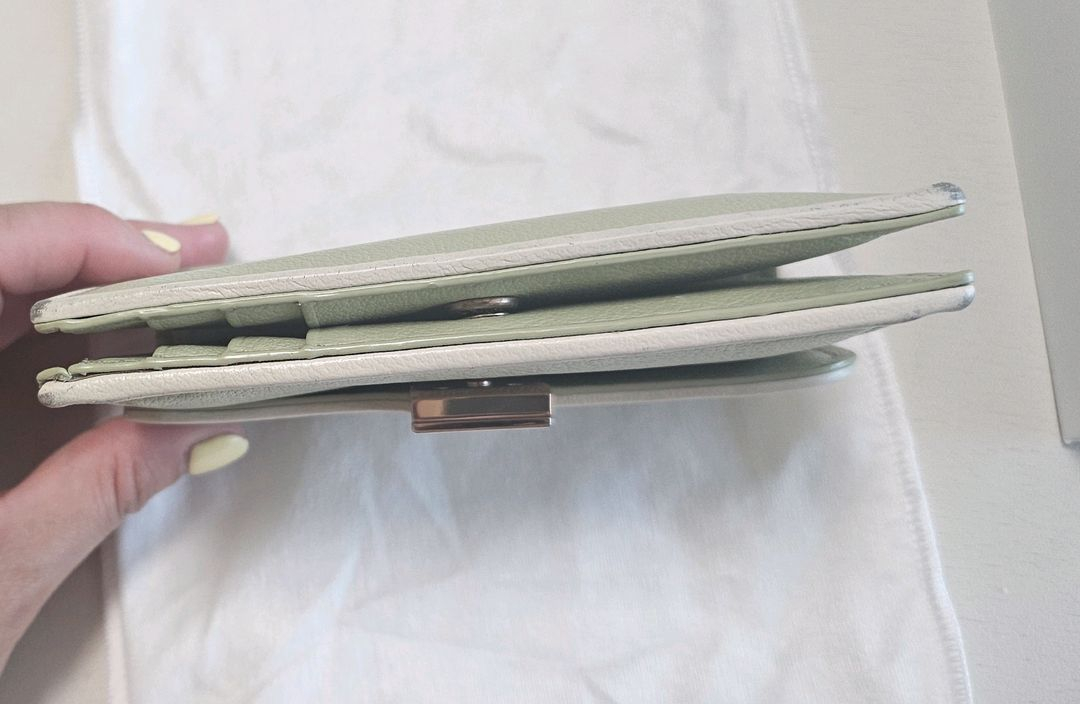 상태최상)쿠론 마카레 중지갑 카키색 이미지