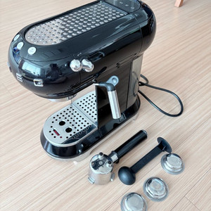 스메그(smeg) 커피머신 블랙