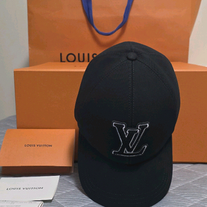 루이비통 LV 플레이 캡 풀박스