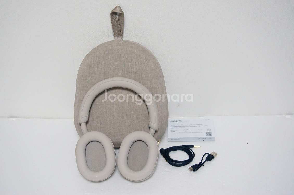 소니 WH-1000XM5 블루투스헤드폰 실버팝니다.--1