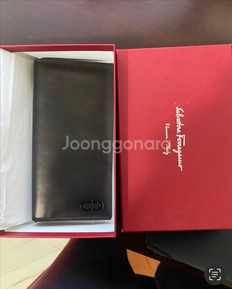 서울 페라가모 명품 남성 장지갑--0