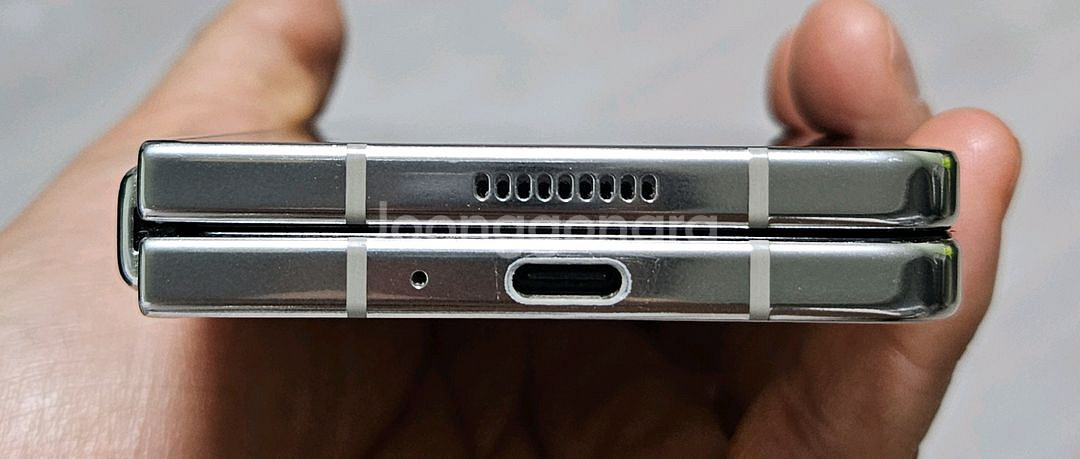 갤럭시 Z폴드5 크림 256GB A급 싸게 팝니다.--5
