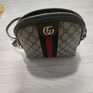 구찌 오피디아 GG 스몰 숄더백이에요