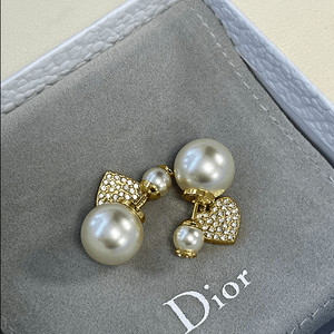 디올 Dior 트라이벌 하트 귀걸이