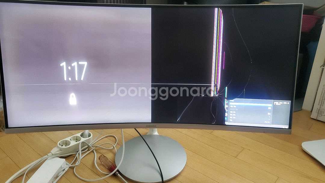 삼성 QHD 모니터 2종 고장품 본체만 판매--0