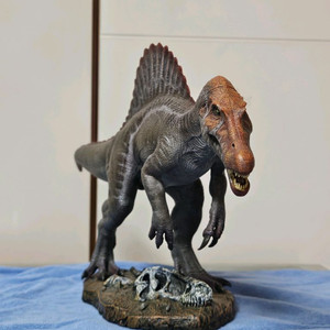 본심남개 용혼 스피노사우루스