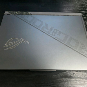 ASUS ROG STRIX G16 게이밍 노트북 팝니다