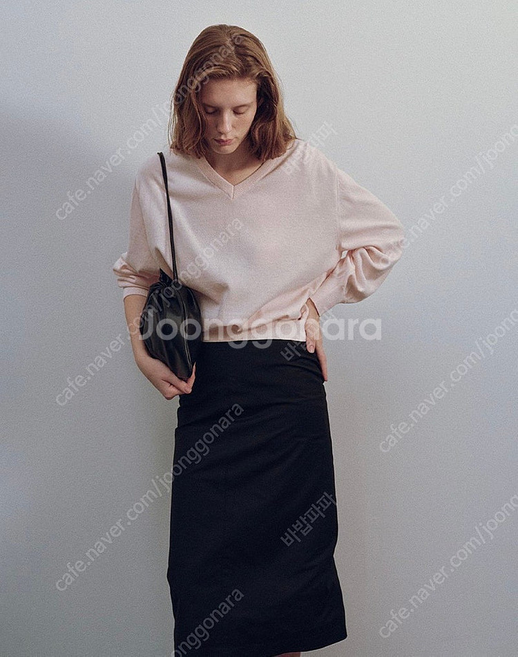 낫띵리튼 pipley v-neck pullover--3