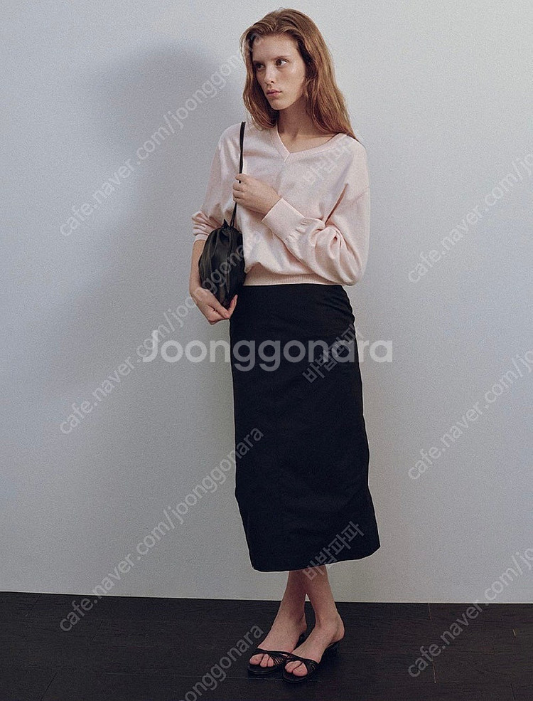 낫띵리튼 pipley v-neck pullover--4