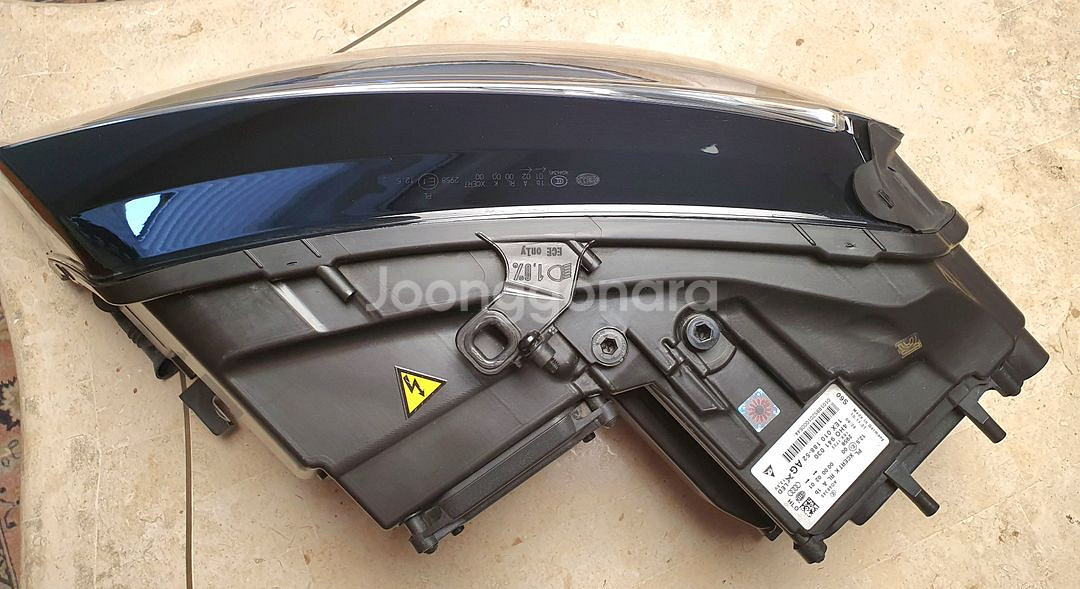 Audi A8 d4 조수석쪽 LED 전조등--1
