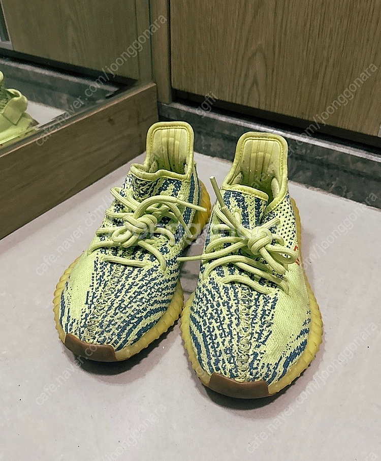 아디다스 이지 부스트 350 V2 프로즌 옐로우 판매--1