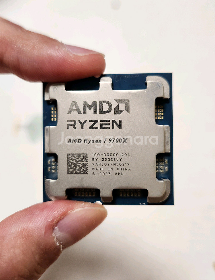 AMD Ryzen7 9700x--2