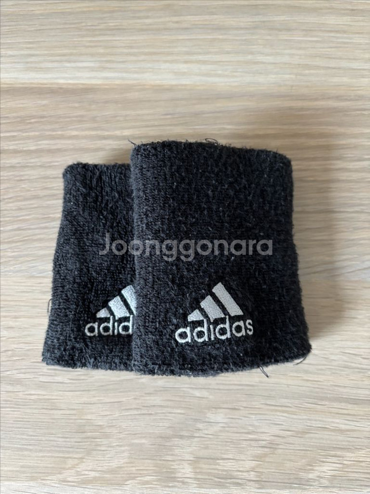 할인 아디다스 검정 손목 아대 손목밴드--1