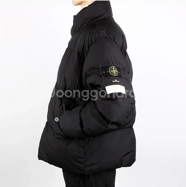 [블랙/L]스톤아일랜드 24fw 크링클랩스 논후드패딩--1