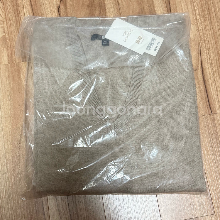 (새상품) 유니클로 여성 캐시미어 브이넥 베이지 3XL--2