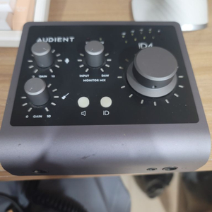 Audient iD4 mk2 오디오 인터페이스