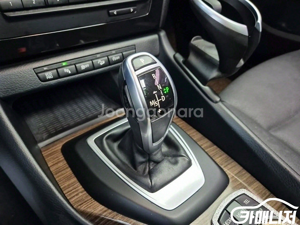 [BMW]X1 (E84) xDrive 18d 4WD (--7