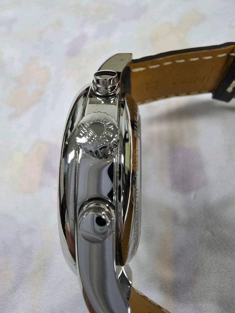 론진 마스터콜렉션 문페이즈 크로노그래프 시계 이미지