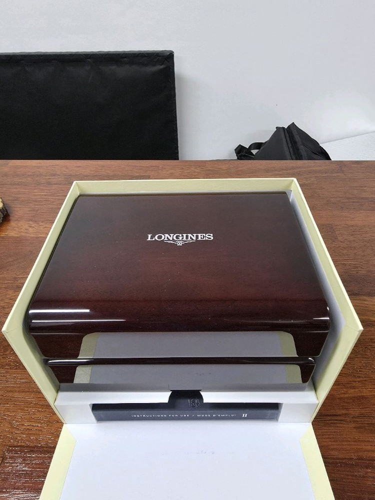 론진 마스터콜렉션 문페이즈 크로노그래프 시계 이미지