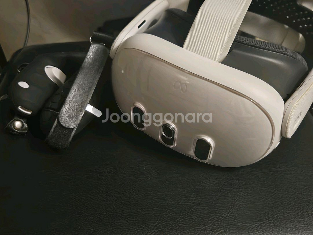 메타 퀘스트3 512 박스포함 판매합니다.--0