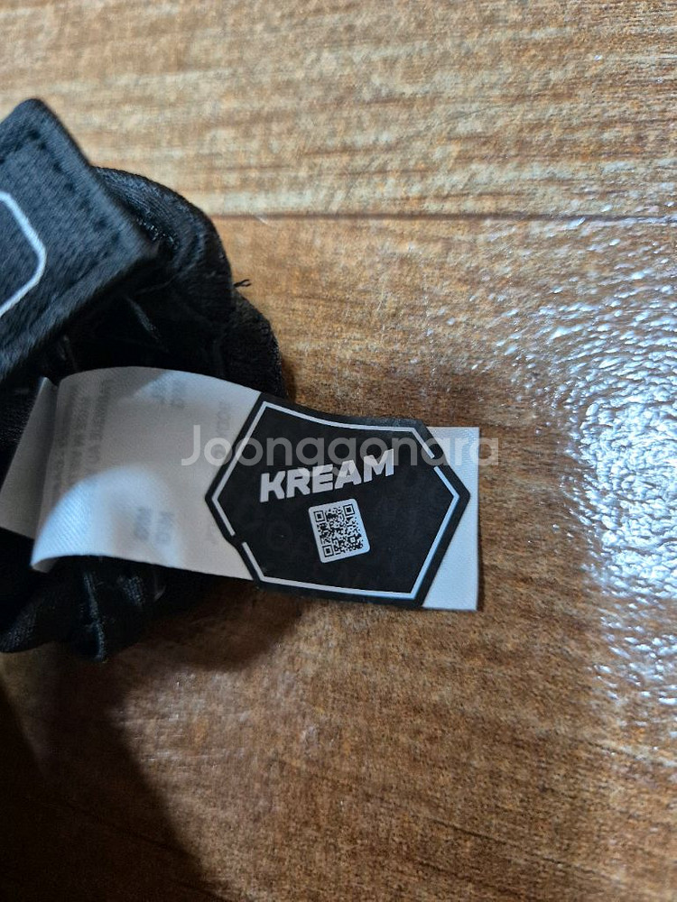 Supreme x Nike 콜라보 모자 팝니다.--3