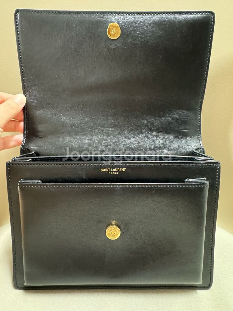 입생로랑 선셋백 미디움 골드체인--5