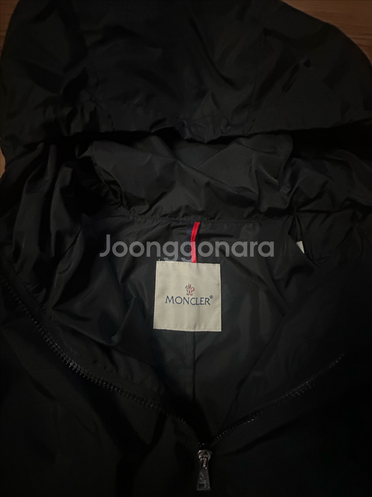몽클 후드 레인코트 블랙 팝니다--1