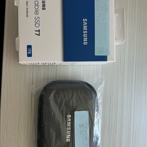 삼성 외장SSD T7 MU-PC1TOH 미개봉 팝니다.