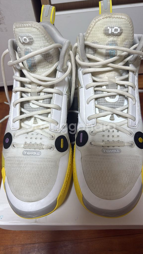 리닝 wow10 us10.5 팝니다--2