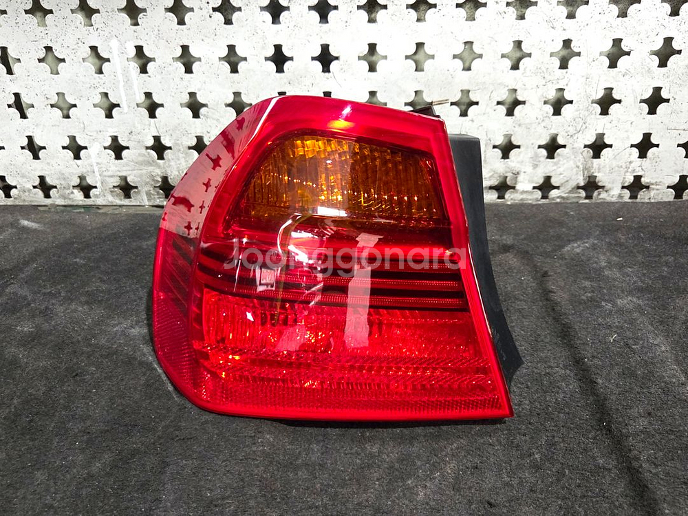 BMW E90 320i 데루등 테일램프 팝니다--1