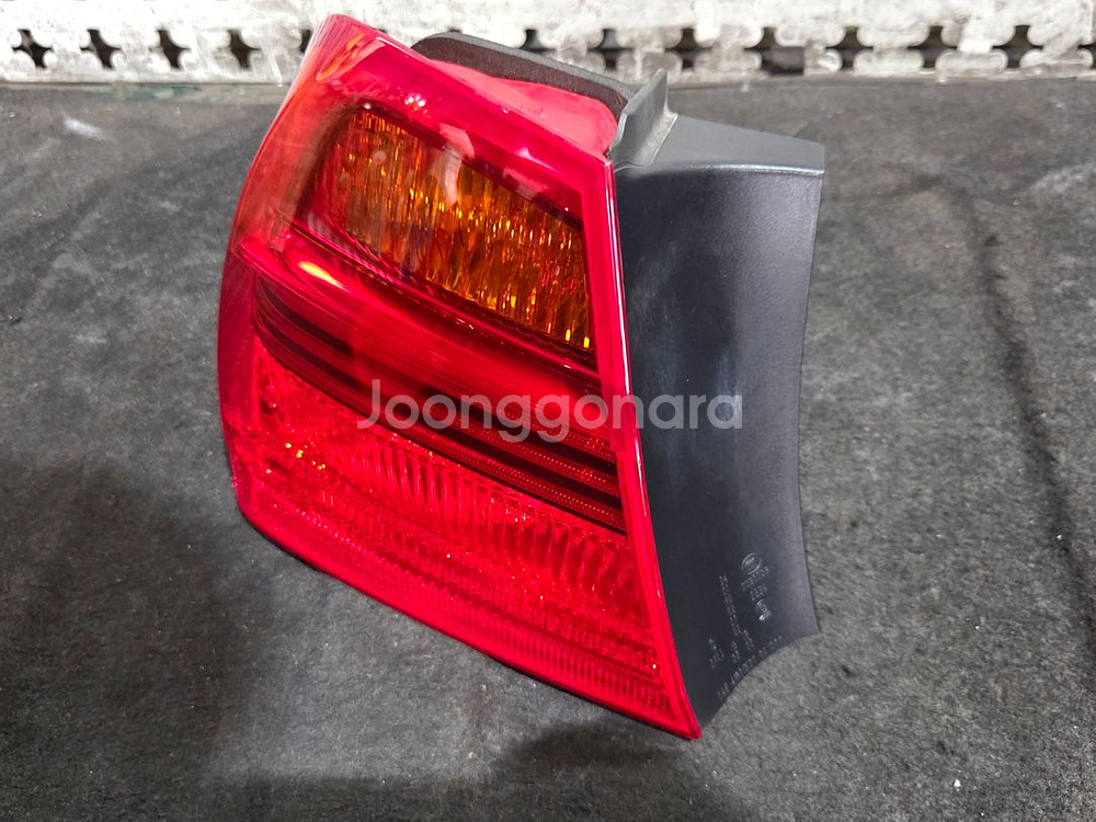 BMW E90 320i 데루등 테일램프 팝니다--2