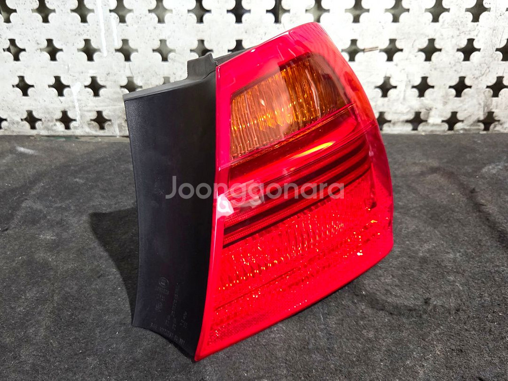 BMW E90 320i 데루등 테일램프 팝니다--6